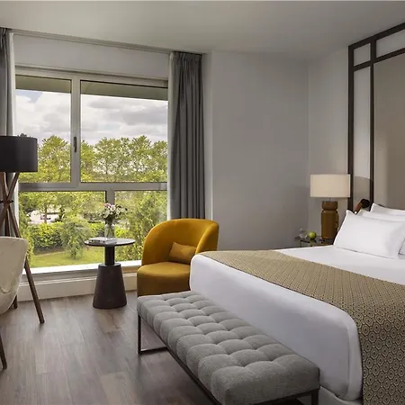 Nh Collection Hotell 5*